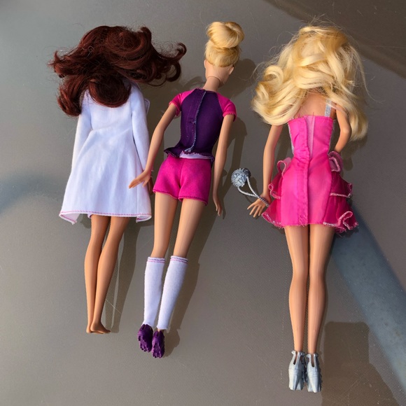 3 Barbies with clothing/shoes they are wearing - Picture 3 of 4